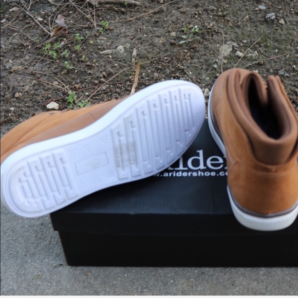 Men light brown high too sneaker - Picture 2 of 5